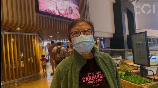 十号风球?使乜惊呀! 港人戏照看吃饭照吃