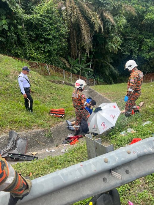 南北大道2车车祸 3华裔长者当场毙命