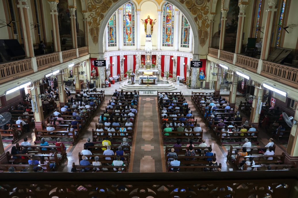 印坠机事故初步调查报告引多方不满  遇难者家属：“一派胡言，无法接受”