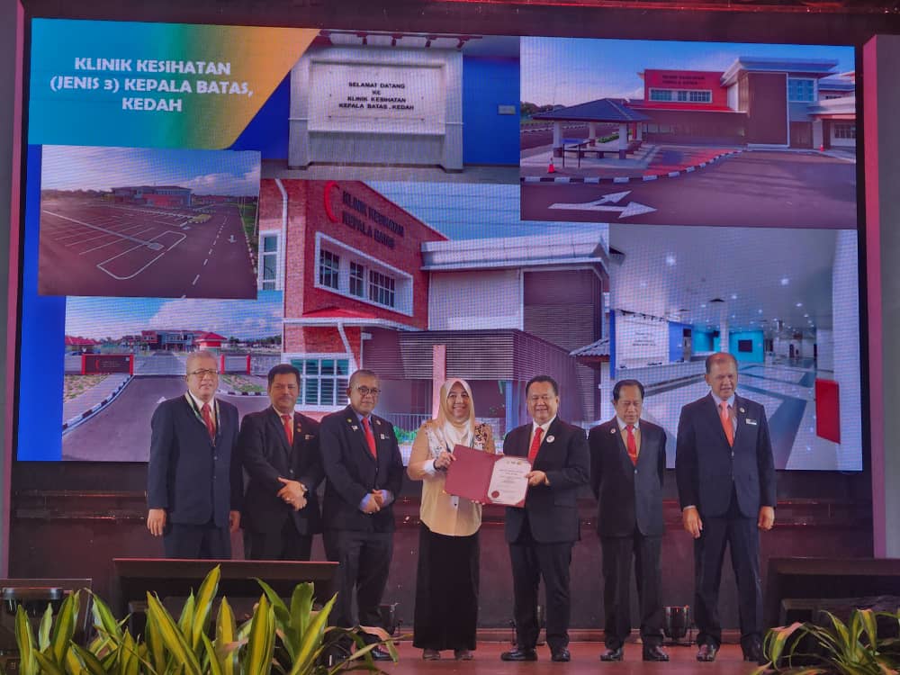 即时国内∕“问题公共工程”仅3% 亚历山大盼媒体勿渲染