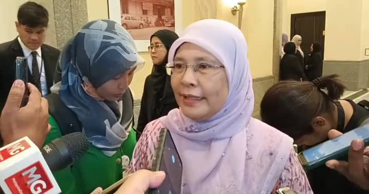 即时国内∕前法官声称受到司法高层施压 东姑麦润：若有影响力，我不会在5宗案件裁决持异议