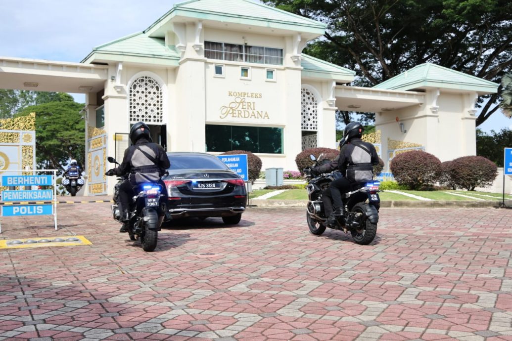 即时国内∕安华召见希盟议员 多名部长现身首相官邸