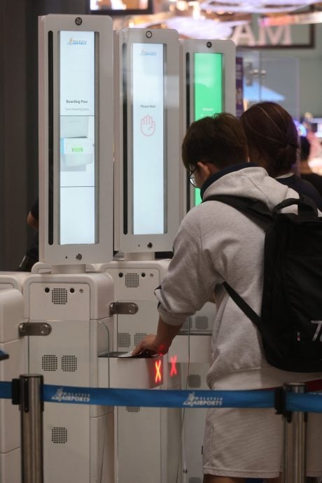 即时国内∕自助扫码登机查验3至5秒  KLIA T1增4优先柜台纾拥堵
