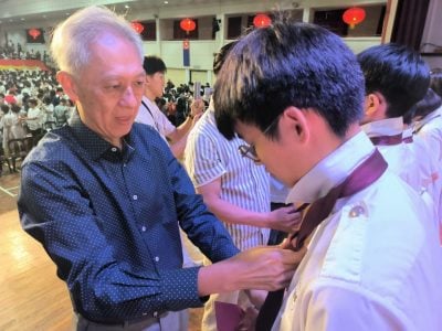 **即时国内**全国：★独家：中学生深伪不雅照〡童星存承认董事会有怠慢  “已调整与改革”