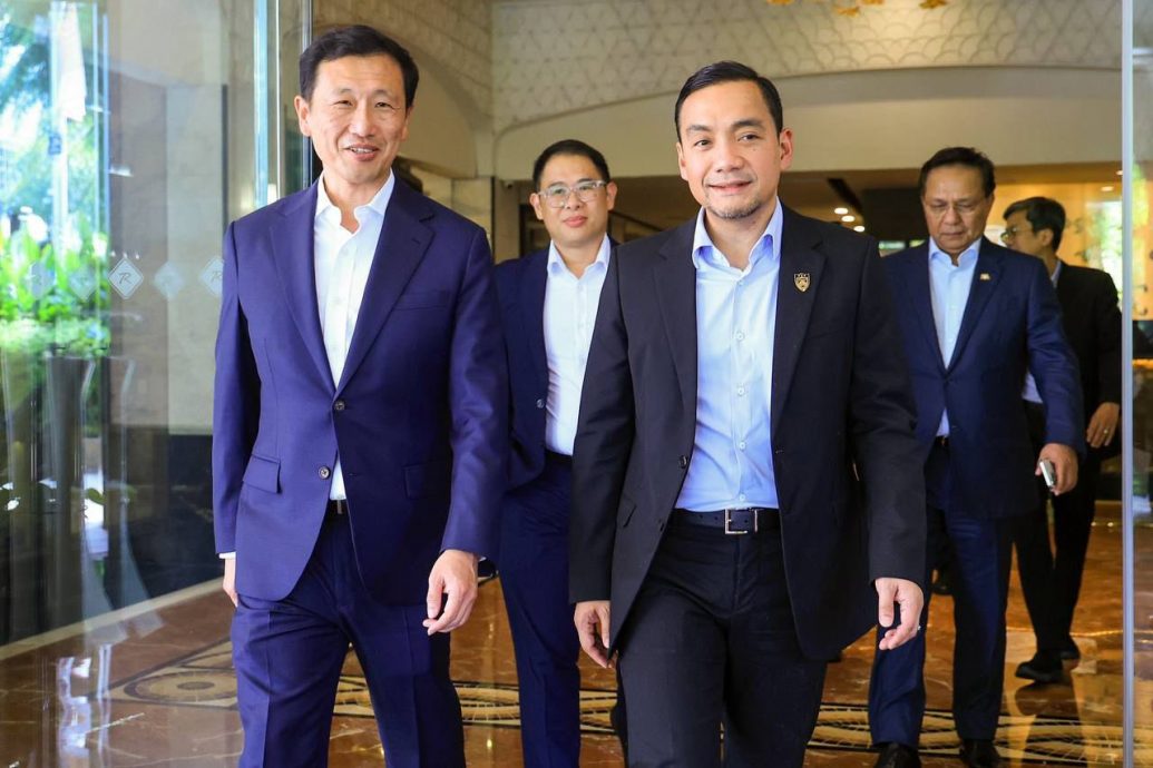 **即时国内**全国:翁哈菲兹:柔政府与新加坡商讨加强卫生系统合作