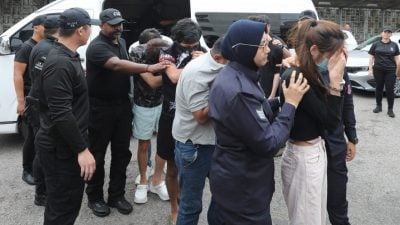 高薪诱桃色网骗 | 涉性虐人口贩卖等罪 6男女新山法庭面控