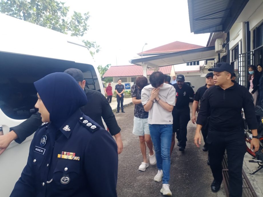 **即时国内**全国：高薪诱桃色网骗〡3男古来面控  不认持械伤人与拥他人证件罪