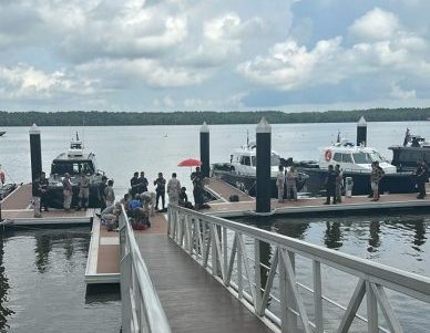 **即时国内**国:演习直升机坠毁 | 伤者有华裔女警 事发时执行拍摄任务