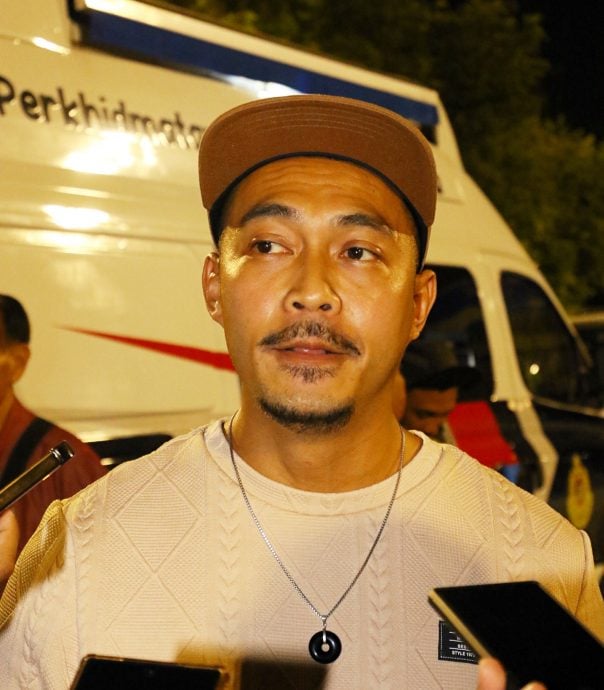 **即时国内（先供网）**国：VEP正式上路 | 首小时10狮城车主被罚  更多车主赶办证件