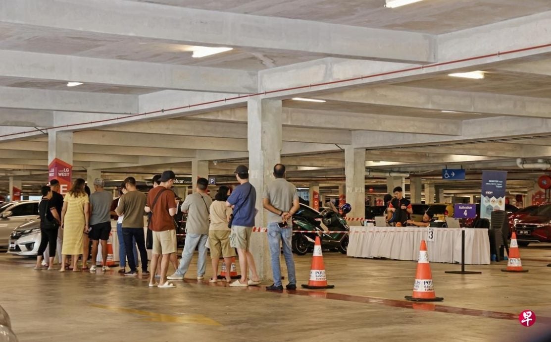 **即时国内（先供网）**国：VEP正式上路 | 首小时10狮城车主被罚  更多车主赶办证件