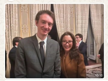 **即时娱乐(好莱坞)**杨紫琼与LVMH三公子合影点名Lisa 网暴动