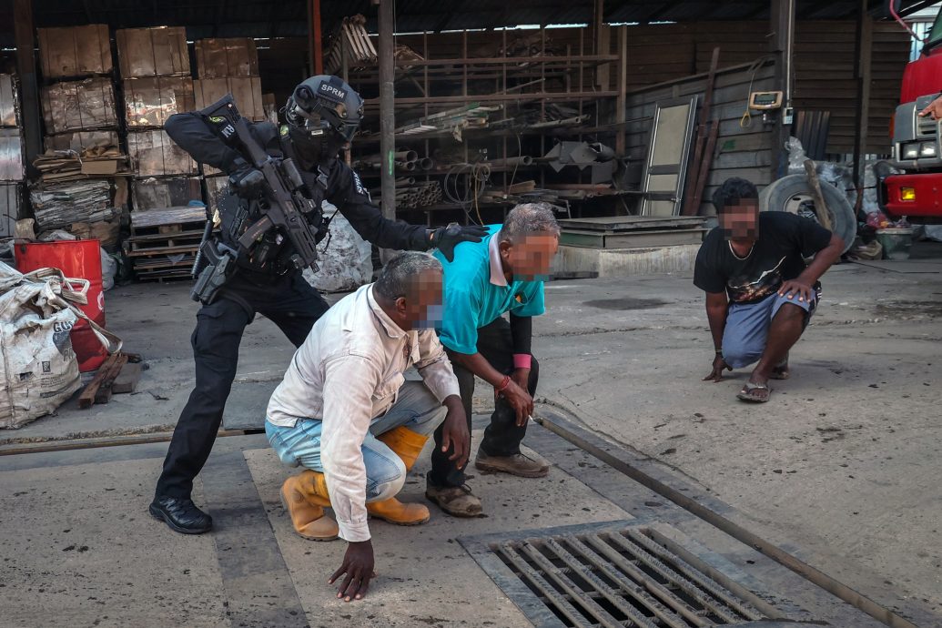 反贪会扫荡废金属走私集团,向27人录供包括“拿督”商人