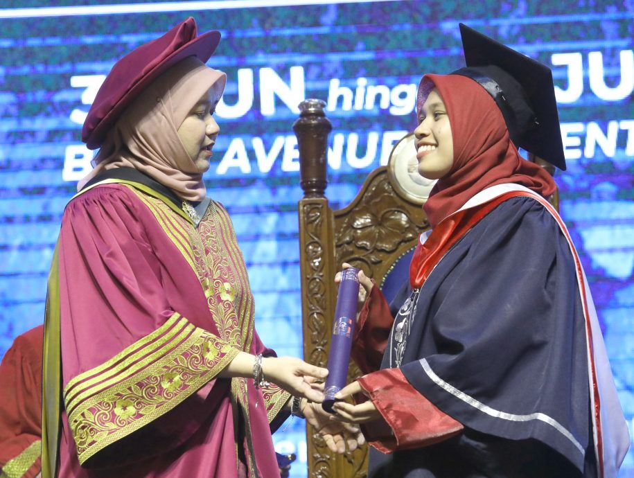 取代网 / 师资荒告一段落 法丽娜:师资问题已解决