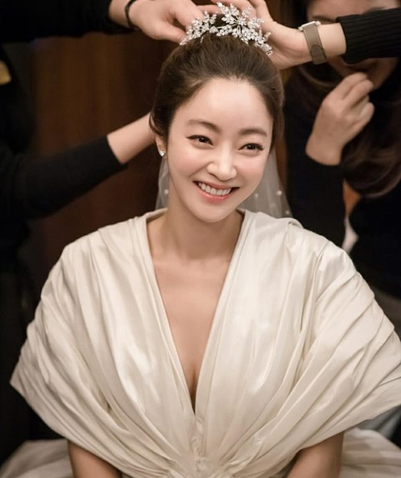 受困暴雨灾区道路全冲毁 徐孝琳“被孤立”报平安