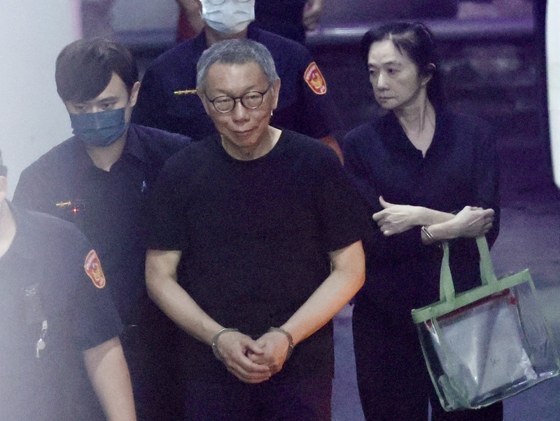 台周六大罢免 |　柯文哲争取投票遭法院驳回 妻:出来投票反罢免 救救阿伯