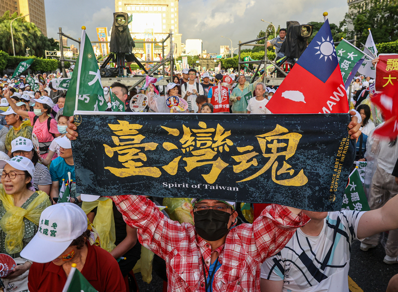 台大罢免投票前夕最后冲刺 绿争取重掌立院 蓝:1席都不能掉