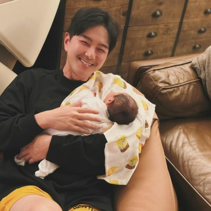 台风天留家享天伦 萧正楠又被出卖“裸照”