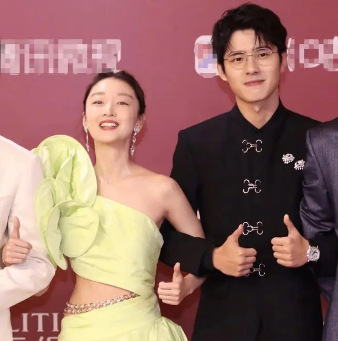 周冬雨刘昊然分手了？同场互当透明