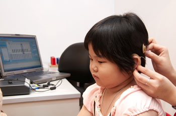 周柔妤3岁植入人工耳蜗 重启声命听见世界