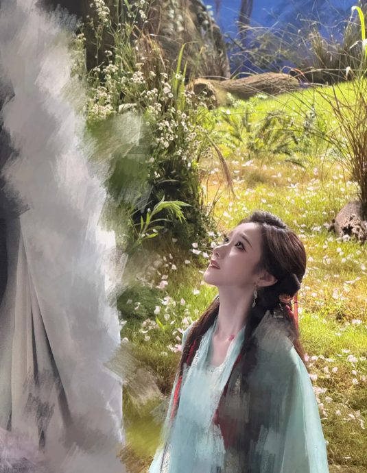 周静波晒新剧杀青照 宋祖儿遭打码网炸锅