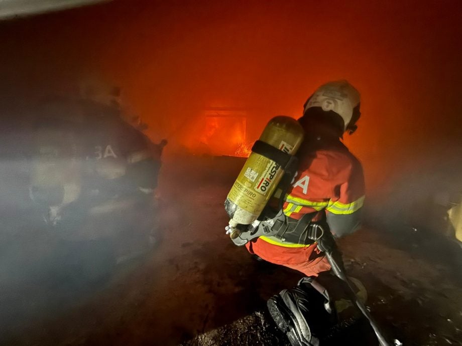 咖啡加工厂凌晨火灾 烧毁20%幸无人伤亡