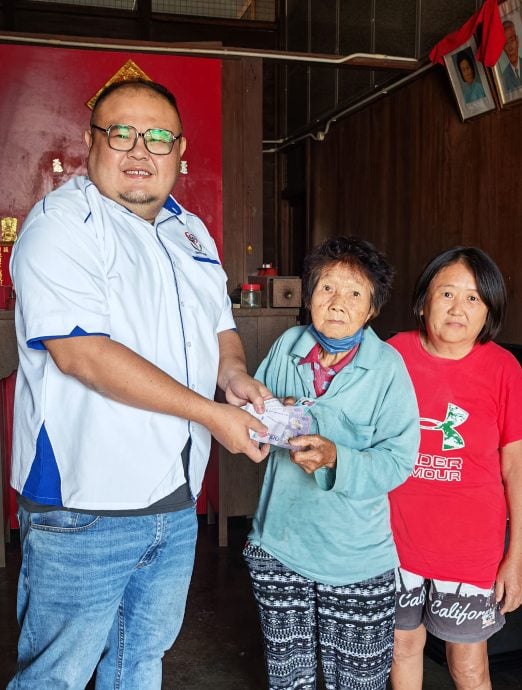 善心组织捐4000 助贫困姑侄女有钱开饭