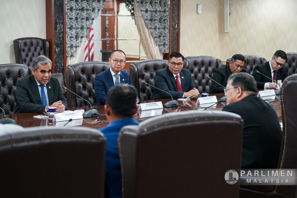 国会 / 印尼人民协商会议主席访国会 佐哈里：马印议会拟深化区域合作