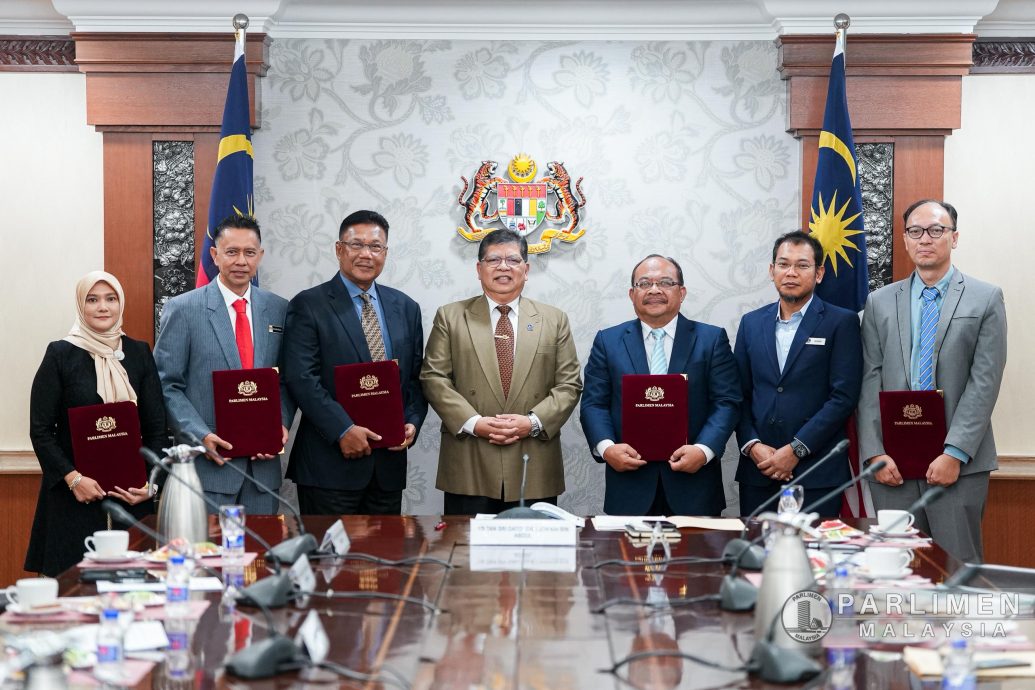 国会下议院/艾瑾稿