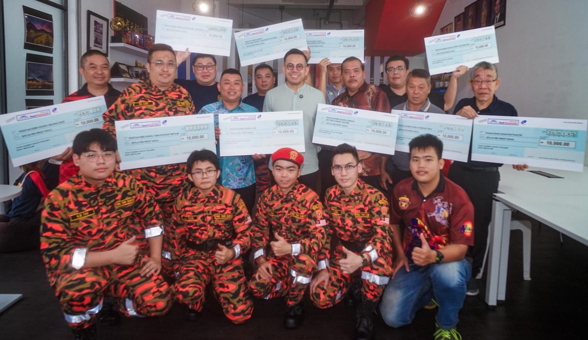 (大北马)沈志强拨10万资助10支志愿消防队