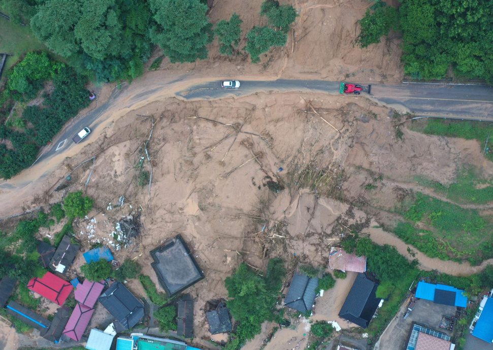 大火后又遭遇土石流 韩国山清郡累计6死7失踪