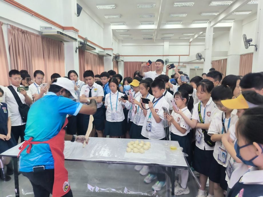 大都会-中国公学