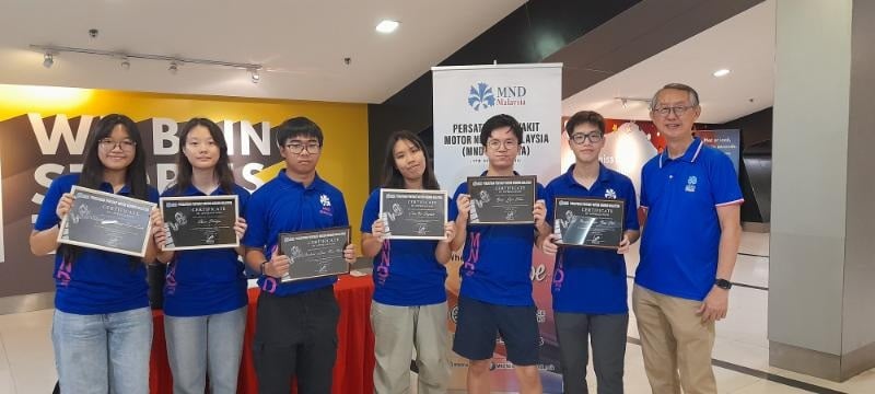 大都会-中学生电影票义卖 为渐冻症筹1.6万令吉/3图