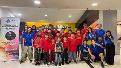 中学生点亮渐冻人希望  义映筹1.6万捐助病患