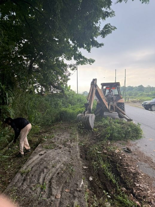 大都会-龙溪新村河边大扫除运动／2图
