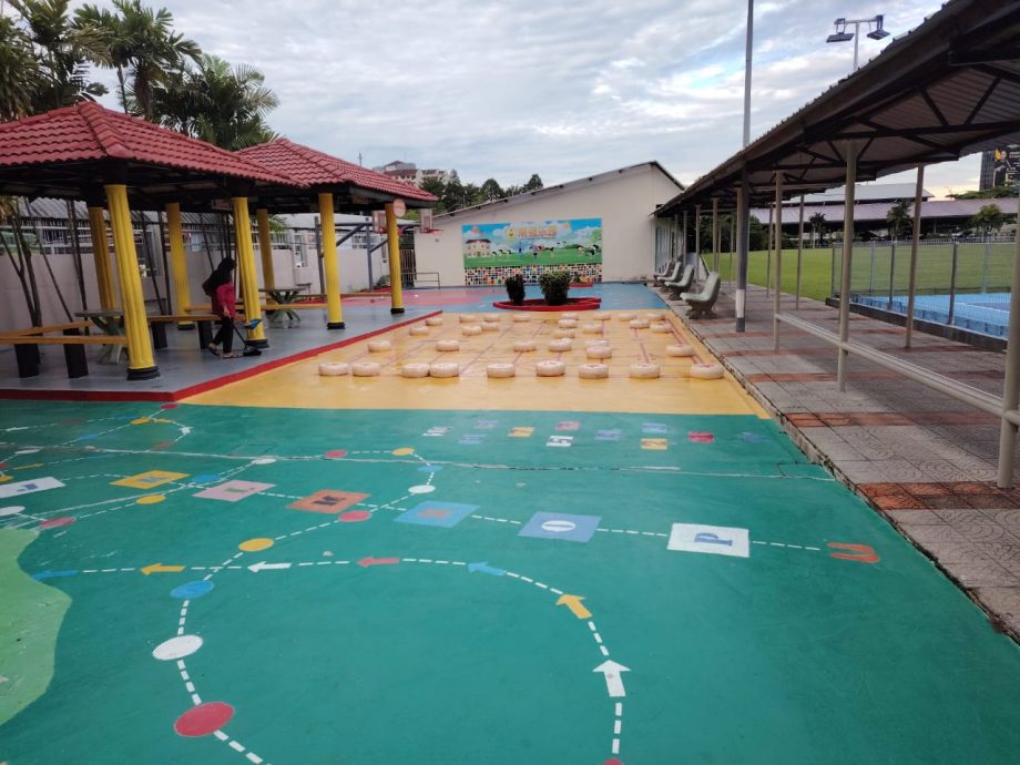 大都会-(主文)南强华小在校园内增设多项户外益智游戏区