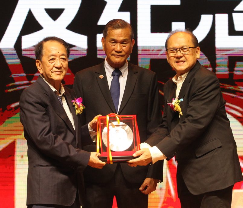 大都会-(主文)雪隆杨氏100周年+三机构就职/8图(可选下)