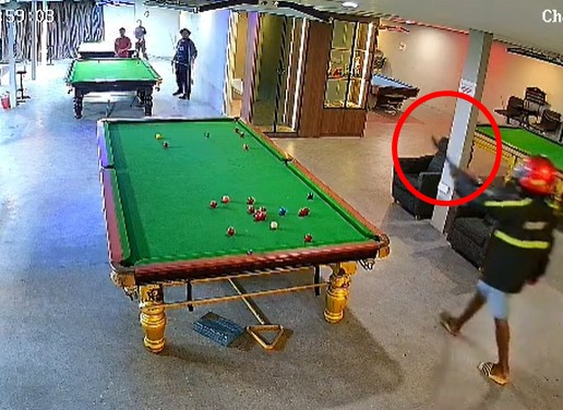 大都会/6匪抢劫桌球中心 抢走823令吉