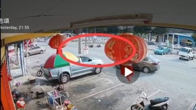 摩托撞摩托  老翁伤重死
