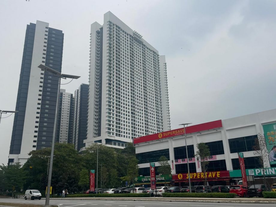 大都会/余保凭：十字路口不设交通灯危险