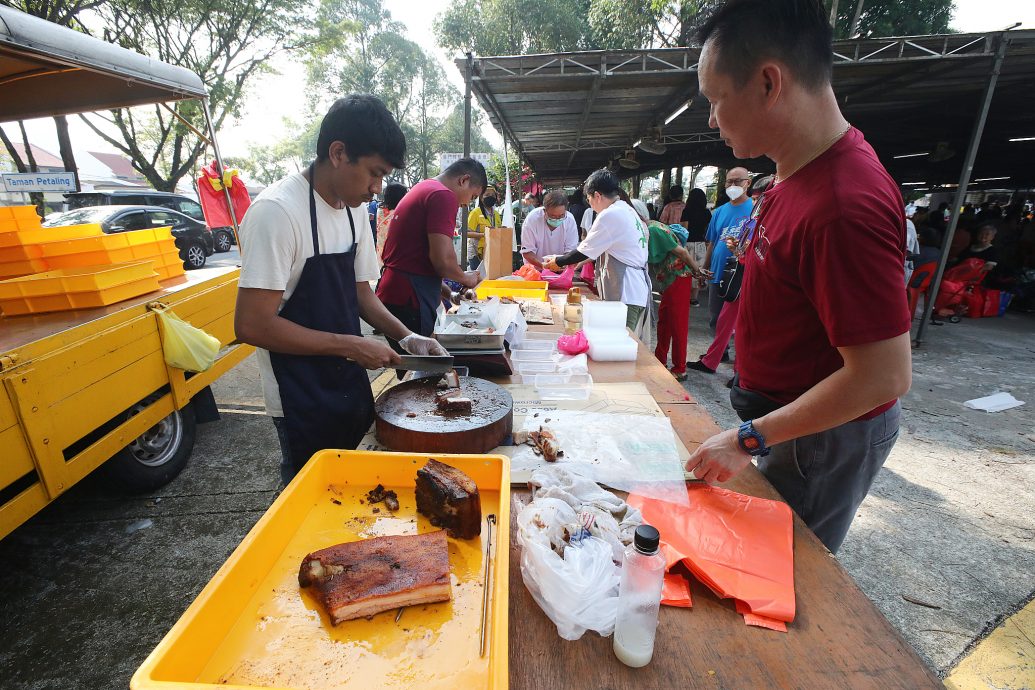 大都会/做早报头/受经济因素影响  义卖会摊位大幅减少 “2025年真心关怀慈善嘉年华”险腰斩