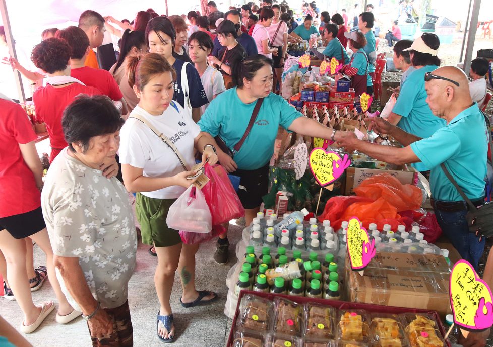 大都会/做早报头/受经济因素影响  义卖会摊位大幅减少 “2025年真心关怀慈善嘉年华”险腰斩