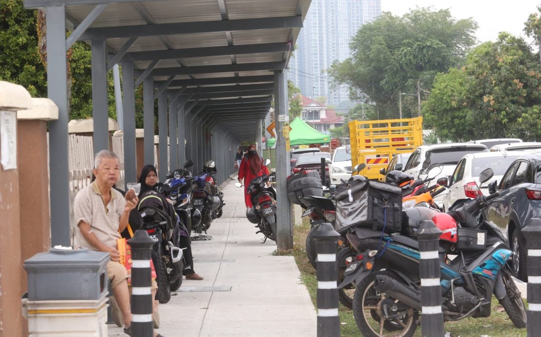 大都会/封面/林立迎：提升增江政府诊所周边设施及停车位不足问题