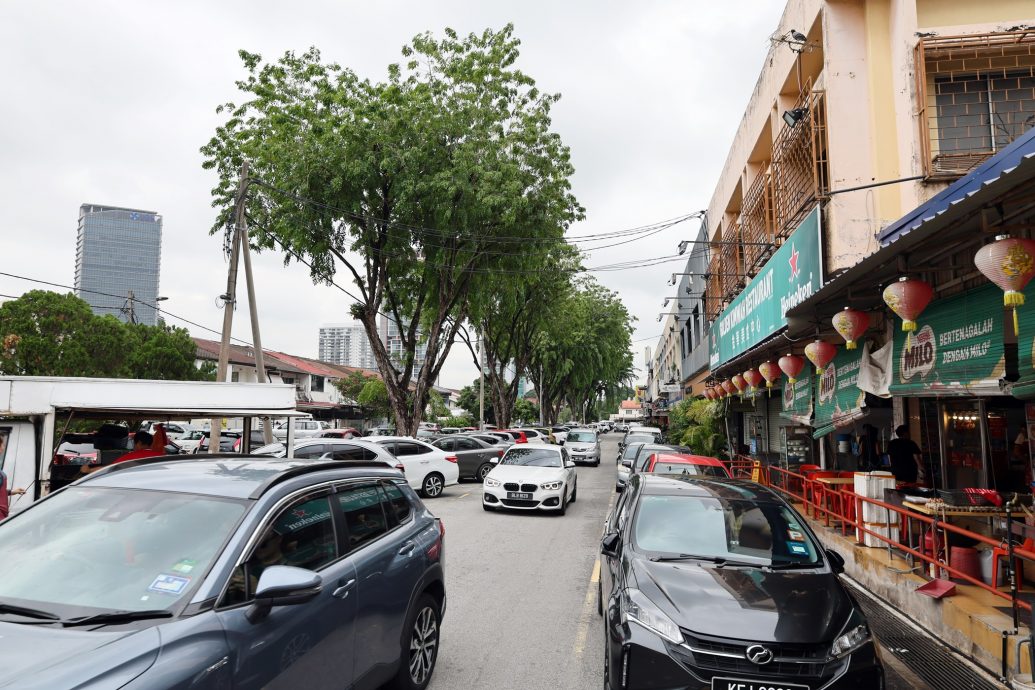 大都会//封面//跟进精明智能停车系统