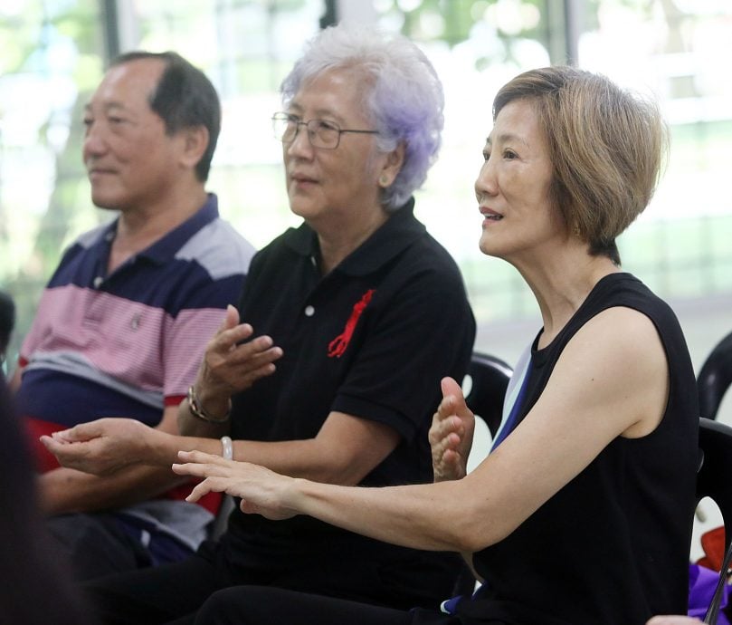 大都会封面/拉吉夫办手语课/11图