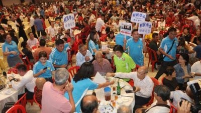 巴生公商俱乐部宴庆周年   2000人赴会 场面热闹