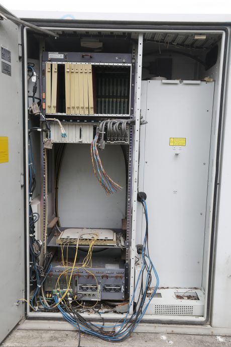 大都会/滞洪池长草淤泥不清理，承包商篱笆建美美挨轰