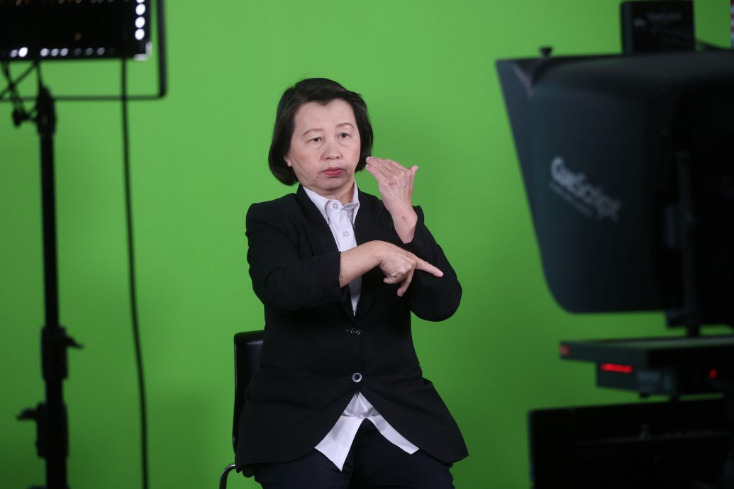 大都会/特职世界/无声世界的传声者:手语通译员许碧兰