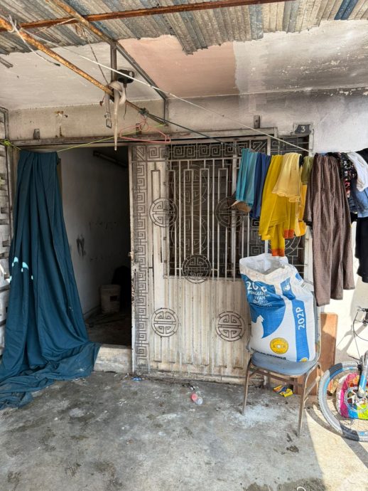 大都会签发上网/me03头/罗兴亚人侵占隔壁空屋成养鸡场臭不可当