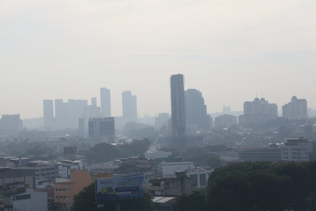 大都会/跟进烟霾