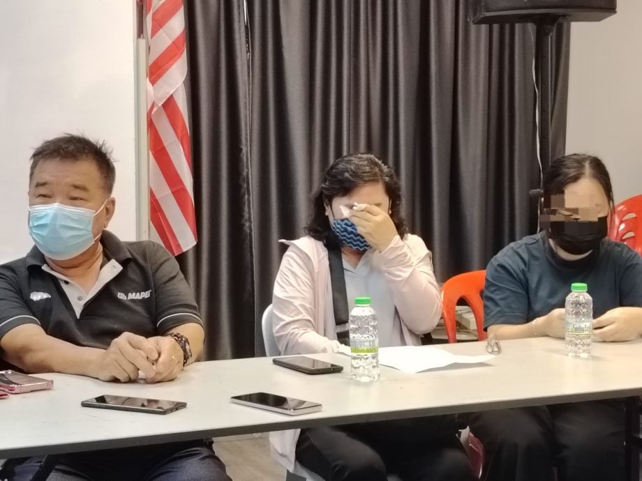 大都会//（新主文）29岁单亲爸爸欠债弃幼女离家出走  大耳窿制灵堂黑白照发送恐吓家属  父母决定宣布脱离关系